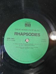 FEATURING ARTHUR FIEDLER AND BOSTON POPS ORCHESTRA - GREAT MOMENTS OF MUSIC