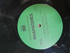 FEATURING ARTHUR FIEDLER AND BOSTON POPS ORCHESTRA - GREAT MOMENTS OF MUSIC