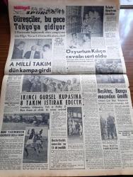 Milliyet Gazetesi - 24 Mayıs 1961 - Ege'de Şiddetli Deprem Can Kaybı Yok - Bütün Bölgede Hissedilen Deprem Neticesi 53 Ev Yıkıldı - Karma Komisyon Anayasa Tasarısı Üzerindeki Müzakerelerini Bugün Bitirecek - Piyasa Durgunluğu Önleyici Tedbirler - Sabık Bakanların Sorguları Başladı - Yassıada Duruşmaları Haziran Sonunda Bitiyor - Ankara'da Sinema Sarkıntılıklarına Karşı Teoman Planı - Çetin Altan Köşe Yazısı - Bir Asır Yaşamasını Bilen Şükrü Yalçınkaya Çavuş - Kültür Savaşı Yapan Albay İzzet Erkan - Kıymetli Ses Sanatkarı Abdullah Yüce - Kore Hükümeti 3000 Fahişeyi Tevkif Etti - Abdülcanbaz'ın Maceraları Çizgi Roman Çizen Turhan Selçuk - Sularımızda Mebzül Bir Balık Kalkan - Hayır Doktor Hayır Yazan Margueritte Lees Yazı Dizisi - Cici Can Çizen Bedri - Sahne Aşkları Çizen Leonard Starr - Maruf Bey Çizen Martin - Johnny Hazard Çizen Frank Robbins - Cisco Kid Çizen Jose Salinas Rod Reed - Tombik Çizen Trog - Futbol Federasyonu Başkanı Muhterem Özyurt'un Gündüz Kılıç'a Cevabı Sert Oldu