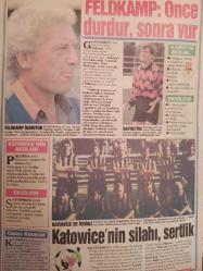 Hürriyet Magazin Gazetesi - 4 büyüklerin Avrupa Dosyası 3 - Galatasaray - Doğan Koloğlu - Korkut Göze - Ayhan Yılmaz - Katowice de kim oluyor? - Haydi Cimbom finale - Avrupa'daki yüz akımız - Uğur'un unutulmayan golü - Rapid Wien dize geldi - Alıştırdın bir kere Cim Bom - Banik mi, Panik mi? - Omuzlarımdaki Kaptan! - Monaco'da bir kral! - Taçsız Kral Avrupa'da da rakipsiz - Tanju Çolak'ın PSV'ye attığı ilk gol - Feldkamp: Önce durdur, sonra vur - Hayrettin - Katowice'nin silahı, sertlik fotoğraf ve haberi - Tam Takım Dergi