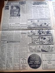Dünya Gazetesi - 28 Aralık 1960 - Falih Rıfkı Atay Köşe Yazısı - Yassıada'da Mahkemelere Sürat Kazandırılacak - Atatürk'ün Ankara'ya İlk Ayak Basışının 41. Yıldönümü Coşkuyla Kutlanmıştır - 31. Kilometre Olayları Duruşması Başladı - Kağıt Fabrikaları Genel Müdürü Enver Atafırat Ve Arkadaşları Dün İzmit'te Yargılanırken Görünüyorlar - Menderes'in Sulama Kanalları Patladı - İstanbul'un Elektriği De Politikaya Alet Olmuş - Öldürmek İçin Yazan Jean Forton Yazı Dizisi - Cezayir'de Yeniden Çarpışmalar Oldu - Cumhuriyetçi Köylü Millet Partisi Dün Kurucu Meclise Katılacak Üyeleri Seçti - Zenci Şarkıcı Sammy Davis'in Sarışın Karısı Çocuk Bekliyor - Sahneden İdam Hücresine Yazan Sadi Tek Yazı Dizisi - Lindi Çizgi Roman - Roy Rogers Çizgi Roman - Yargıç Parker Çizgi Roman - Dr. Çat Çizen Bozz - Leonardo Da Vinci'nin Tablosunu 2 Milyon Dolara Satmadı - Fenerbahçe'yi Dün Naci Bostancı Çalıştırdı - Beşiktaş Cuma Akşamı Kampa Girecek - Spor Toto Tahmini -Galatasaray Futbol Takımı Dün Basketbol Oynadı