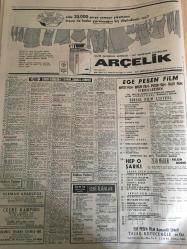 HÜRRİYET GAZETESİ 12 AĞUSTOS 1965 YIL :18 SAYI :6208-- Kezzap yüklü kamyonla çarpışan otobüsteki :23 Yolcu eriyerek öldü---Jandarma kılığına giren şakiler 2 resmi ,3 sivil vasıtayı soydular --Hasan Işık :Kıbrıs Türklerinin Hakkı Çiğnenemez --Şair Muhip Dranas Adalet Partisine Girdi --Patlayan bir sandık Dinamit ,4 kişinin ölümüne  mal oldu ---Türk Başbakanının turistik seyahat yapmadığı anlaşıldı ---4 Kişinin öldüğü oto kazasından yalnız hamile bir kadın kurtuldu ---Fransız Mağaracı Silifke de Cehennem Obruğuna indi --Ege Pesen Film : 1965-1966 Yılı Harikalar Harikası Listesini Sayın Sinemacılara İftarla Sunar ----Hep O Şarkı : Zeki Müren , Belgin Doruk ---Önceleri ,kulübe gelirken korkumdan gözlüklerimi çıkarıyorum ---Spor -Toto Turnuvası Cumartesiye Başlıyor ---Galatasaray la anlaşan Mustafa Yürür  antrenmana çıktı --Şenol ve Birol bu hafta oynamıyor ---Ordu  atı binicilik müsabakaları ---Beşiktaş :1 Vefa :0---Öldürün beni ,bu acıya dayanamayacağım --
