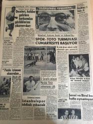 HÜRRİYET GAZETESİ 12 AĞUSTOS 1965 YIL :18 SAYI :6208-- Kezzap yüklü kamyonla çarpışan otobüsteki :23 Yolcu eriyerek öldü---Jandarma kılığına giren şakiler 2 resmi ,3 sivil vasıtayı soydular --Hasan Işık :Kıbrıs Türklerinin Hakkı Çiğnenemez --Şair Muhip Dranas Adalet Partisine Girdi --Patlayan bir sandık Dinamit ,4 kişinin ölümüne  mal oldu ---Türk Başbakanının turistik seyahat yapmadığı anlaşıldı ---4 Kişinin öldüğü oto kazasından yalnız hamile bir kadın kurtuldu ---Fransız Mağaracı Silifke de Cehennem Obruğuna indi --Ege Pesen Film : 1965-1966 Yılı Harikalar Harikası Listesini Sayın Sinemacılara İftarla Sunar ----Hep O Şarkı : Zeki Müren , Belgin Doruk ---Önceleri ,kulübe gelirken korkumdan gözlüklerimi çıkarıyorum ---Spor -Toto Turnuvası Cumartesiye Başlıyor ---Galatasaray la anlaşan Mustafa Yürür  antrenmana çıktı --Şenol ve Birol bu hafta oynamıyor ---Ordu  atı binicilik müsabakaları ---Beşiktaş :1 Vefa :0---Öldürün beni ,bu acıya dayanamayacağım --