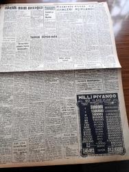 Dünya Gazetesi - 29 Aralık 1960 - İstanbul'un Yedi Meydanı Yazan Falih Rıfkı Atay Köşe Yazısı - Yedek Subay Okulunda Nezaret Altında Bulunan 62 Kişinin Beyanname Dağıttıkları Tesbit Edildi - Kurucu Meclis Üyeliği Seçimleri Devam  Ediyor - Dün İstanbul'dan 4 Temsilci Seçildi - Topkapı Davasında Beklenmeyen Delil - 147 Öğretim Üyesi Üniversiteye Dönebilecek - Yılın Adamı Cemal Gürsel - Birleşik Amerika'nın Noel Bilançosu Kazalarda 647 Kişi Öldü - Zoraniç Tankerinde Patlama Oldu - Belediye Yılbaşı İçin Tertibat Aldı - Yılbaşı İçin Kadıköy'de De Balo Tertip Edildi - Öldürmek İçin Yazan Jean Forton Yazı Dizisi- Brigitte Bardot Son Filmini Mi Çeviriyor - Meşhur Soprano Maria Callas Scala Ve Opera'ya Veda Edecek - Sahneden İdam Hücresine Yazan Sadi Tek Yazı Dizisi - Lindi Çizgi Roman - Roy Rogers Çizgi Roman - Yargıç Parker Çizgi Roman - Milli Takımımızın Baş Antrenörlüğü İçin Çaykovski İsteniyor - Beşiktaş'ın Maç Primi 750 Lira - Futbol Federasyonu Futbol Hakemi İsimli Bir Mecmua Çıkaracak