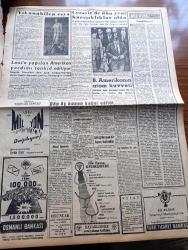 Dünya Gazetesi - 30 Aralık 1960 - Memur Maaşlarına Dair Yazan Falih Rıfkı Atay Köşe Yazısı - Cemal Gürsel Dün Basın Toplantısı Yaptı - Türk Tipi Kamyon Fabrikası Kurma İmkanı Araştırılıyor - Üniversiteler Üyelerini Seçtiler - Devlet Ve Hükümet Başkanı Cemal Gürsel'in Seçeceği Üyeler Belli Oldu - Yılbaşı Dolayısıyla Yassıada'da Salı Gününe Kadar Duruşma Yok - Evet'lerin Hayır'ların Antigone'si Yazan Adnan Benk - Antigone Türkçesi Orhan Veli Kanık Sahneye Koyan Yıldız Kenter Oyuncular Genco Erkal Sadri alışık Müşfik Kenter -  Cezayir'de Dün Yeni Karışıklıklar Oldu - Atatürk Devri Hatıraları - Sahneden İdam Hücresine Yazan Sadi Tek Yazı Dizisi - Lindi Çizgi Roman - Roy Rogers Çizgi Roman - Yargıç Parker Çizgi Roman - Dr. Çat Çizen Bozz - Ali İpar - Fatin Rüştü Zorlu - Hakkı Yeten Beşiktaş Kazanacak Dedi - Turgay Şeren'in Durumu Bugün Anlaşılacak - Müzahir Sille Ve Tan Tarı'ya Müsaade Edilmedi - Hentbol Şampiyonası - Galatasaray Kampta - İzmirspor altınordu Ve Göztepe Kampta