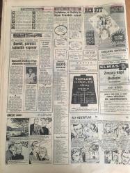 HÜRRİYET GAZETESİ 8 AĞUSTOS 1965 YIL :18 SAYI :6204--Erim :Ortanın solunda olmakla övünüyoruz dedi ---Yeni evli genç randevu evinde yakalanınca ağlamaya başladı --M.P Kepir için olur Dağlı için olmaz dedi fakat iki CKMP li Bakanın Tayinleri Çıkarıldı --Şortlu kızlarla bardakçı köylüleri elele çalışıyorlar --Hülya Koçyiğit sarışın oldu --Paraşütü sürüklenen bir kızımız daha duvara çarpa çarpa öldü---Sophia : Bir eseri bütünü ile ele almak lazımdır --Dolgun vücutlu kadın sırtında bit yarışı --Rumlar Türk Kesimine Giden Otobüslerden benzin çalıyor ---Birsel Film 1965-1966 sezonu için büyük fedakarlıklar hazırladığı prodüksiyonu  sayın seyircilerine  iftihara sunar ---İspanyollar  önde :73-43---Piri Reis Kupası yelken yarışı bugün yapılıyor ---Ergun Öztuna Avusturya da oynadığı ilk hazırlık maçında penaltıdan bir de gol attı --Prens Sabahattin Korusunda Yangın --7 Yerde bugün belediye reisi seçimi yapılacak --Ürgüplü yarın sabah Rusya ya hareket ediyor --