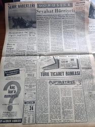 Dünya Gazetesi - 24 Kasım 1960 - Partilerin Mali Ve İdari Faaliyeti Önlenemeyecek - Türkiye'nin Büyük İşleri Yazan Falih Rıfkı Atay Köşe Yazısı - Karısı Adnan Menderes'le Yassıada'da Görüştü - Atfedilen Son Milli Birlik Komitesi Üyesi Emekli Kurmay Binbaşı Orhan Erkanlı Dün Gönderildi - Geyikli Olayları Sanıkları Dün Tahliye Edildi - Affedilen Öğretim Üyeleri İçin Rektör Sıddık Sami Onar Rektör Ümitli - Eski Ve Düşük Uşak Valisi İlhan Engin Tevkif Edildi - Parisli Metres Yazan Jean Freustie Yazı Dizisi - Belediye Şehir Tiyatroları 9 Eser Hazırlıyor - NATO Parlamento Üyeleri Konferansı - Marilyn Monroe ve Kocası Arthur Miller'in Boşanma Kararı - Sandra Çizgi Roman - Lindi Çizgi Roman - Roy Rogers Çizgi Roman - Yargıç Parker Çizgi Roman - Dr. Çat Çizen Bozz - Galatasaray 72 Olimpiyakos 41 - Fenerbahçe Ve Milli Takım Forveti Yazan Rıdvan Yelekçi