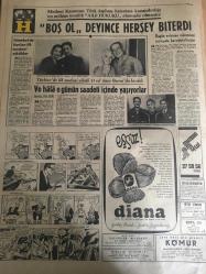 HÜRRİYET GAZETESİ 6 EKİM 1967 YIL :20 SAYI :6983--Pil arıza yapınca Mustafa Dayı nın kalbi derhal şehir ceryanına bağlandı --Avusturalya  ilk partide 600 aile gidiyor --Taraflar anlaştı ve Harp -İş in grevi sona erdi ---Genç ebe ,kendi ablasına ikiz çocuk doğurttu --Medeni Kanun ile Türkiye Batı ta doğru büyük bir adım atmıştı ---Dupontların  malikanesini basan  gangsterler  5 milyon liralık soygun yaptı ---Bir Türk İşçisinin Cezaevinde Ölümü Berlin Senatosuna Getirildi ---Galatasaray ın antrenörü Eken : Fenerbahçe den korkmuyorum --Sesi ve sanatıyla kısa zamanda gönüllere giren :Nebahat Yıldız --Boş ol deyince her şey biterdi --İstanbul da kıyılan ilk medeni nikahlar --Ve hala o günün saadeti içinde yaşıyorlar ---Öğrencilere kopya verdikleri iddia olunan 4 müdür ,ile 4 öğretmen ağır cezada yargılanacak --Tarım Bakanı : Biz Vatan Haini Miyiz ?Dedi --General Spantidakis in resimleri emirle bütün Yunan gazetelerinde yayınlatıldı ---