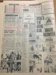 HÜRRİYET GAZETESİ 11 ŞUBAT 1967 YIL :19 SAYI :6749--961 Yılındaki seçim sistemine dönmek için teklif hazırlandı --Annesinin cenaze töreninden dönerken kardeşini kaybetti --Boğaz otellerine yapılan baskında bir de günahsız kadın yakalandı --Afrika da altın ve elmas arayan Türk mühendisi ---Şaki Davudo yakalandı ---Mardin de kurtlar üç kişiyi parçaladı --Nahide yi hiç kimsenin görmesine izin yok --Yapılan zamlar mecliste tartışma konusu oldu --Fikret Hakan müstakbel eşi Nur Vergin ile ---Yolcu salonu karşısında 6 katlı modern bir otopark yapılıyor ---Almanya da çalışan Türk ve Yunan işçileri uyuşturucu maddelere düşkünmüş ---Sevim Şengül : İftarla Sunar --Beşiktaş -İzmirspor --Fenerbahçe Bugün İzmir e Gidiyor --Marmara Bisiklet Turu na bu sene 17 memleket  çağrıldı --Türkan Şoray'a  oynanan oyun -- Bir aşk daha sona erdi :Keramet Nikahta değil boşanmakta -- Gene Pitney evlendi --Seks sembolü Raguel Welch  evleniyor --