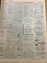 HÜRRİYET GAZETESİ 11 ŞUBAT 1967 YIL :19 SAYI :6749--961 Yılındaki seçim sistemine dönmek için teklif hazırlandı --Annesinin cenaze töreninden dönerken kardeşini kaybetti --Boğaz otellerine yapılan baskında bir de günahsız kadın yakalandı --Afrika da altın ve elmas arayan Türk mühendisi ---Şaki Davudo yakalandı ---Mardin de kurtlar üç kişiyi parçaladı --Nahide yi hiç kimsenin görmesine izin yok --Yapılan zamlar mecliste tartışma konusu oldu --Fikret Hakan müstakbel eşi Nur Vergin ile ---Yolcu salonu karşısında 6 katlı modern bir otopark yapılıyor ---Almanya da çalışan Türk ve Yunan işçileri uyuşturucu maddelere düşkünmüş ---Sevim Şengül : İftarla Sunar --Beşiktaş -İzmirspor --Fenerbahçe Bugün İzmir e Gidiyor --Marmara Bisiklet Turu na bu sene 17 memleket  çağrıldı --Türkan Şoray'a  oynanan oyun -- Bir aşk daha sona erdi :Keramet Nikahta değil boşanmakta -- Gene Pitney evlendi --Seks sembolü Raguel Welch  evleniyor --