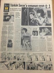 HÜRRİYET GAZETESİ 11 ŞUBAT 1967 YIL :19 SAYI :6749--961 Yılındaki seçim sistemine dönmek için teklif hazırlandı --Annesinin cenaze töreninden dönerken kardeşini kaybetti --Boğaz otellerine yapılan baskında bir de günahsız kadın yakalandı --Afrika da altın ve elmas arayan Türk mühendisi ---Şaki Davudo yakalandı ---Mardin de kurtlar üç kişiyi parçaladı --Nahide yi hiç kimsenin görmesine izin yok --Yapılan zamlar mecliste tartışma konusu oldu --Fikret Hakan müstakbel eşi Nur Vergin ile ---Yolcu salonu karşısında 6 katlı modern bir otopark yapılıyor ---Almanya da çalışan Türk ve Yunan işçileri uyuşturucu maddelere düşkünmüş ---Sevim Şengül : İftarla Sunar --Beşiktaş -İzmirspor --Fenerbahçe Bugün İzmir e Gidiyor --Marmara Bisiklet Turu na bu sene 17 memleket  çağrıldı --Türkan Şoray'a  oynanan oyun -- Bir aşk daha sona erdi :Keramet Nikahta değil boşanmakta -- Gene Pitney evlendi --Seks sembolü Raguel Welch  evleniyor --