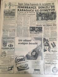 HÜRRİYET GAZETESİ 4 MAYIS 1966 YIL :19 SAYI :6468---Siyasi mütareke bir gün daha uzatıldı --Dünyayı haraca kesen Muhittin kızlar sayesinde milyonlar kazandı ---Denizli den selden on beş ev yıkıldı --Karakaçan bulununca Yaşar lar piyangodan para çıkmış gibi sevindi --Günlük kirası beş lira olan çocuk emanet evi açıldı --Donjuan Hasan Tövbekar olup cezaevinden  tahliye edildi --2 Ay filmlerden uzak kalacak olan aktörün işleri altüst oldu ---Adam edemediği oğlunu ıslah evine kapatacak ---Toto da 13 bilenler 23 bin  lira alacak ---8 Belediye görevlisinin vazifelerine son verildi ---Damatlar  görünmeyince gelinler ağlamağa başladı ---Fenerbahçe ,Denizli de Karagücü ile oynuyor ---Balkan Şampiyonası na katılacak Milli Boks Takımı adayları belli oldu --Güreşçiler fazla kilolarını attılar --Yunan kızları soyunmayı öğreniyor --8 kere yenişemeyen ünlü oyuncuları  60 milyon Moskovalı radyo ve televizyonlarıyla izliyorlar ---Kısa etek modası  şimdi de gelinlere sirayet etti ---