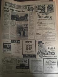 HÜRRİYET GAZETESİ 20 EKİM 1965 YIL :18 SAYI :6277--Demirel :Orduyu siyasete sokmak günahtır --7 senede 70 bin kilometre yol yürüyen Fransız İstanbul a geldi ---Ürgüplü :Hava Güzel Buyurup Gelsinler ---Hükümetin ilk işi genel af çıkarmak ---Bakiye oyların hesabında bir hata yapılmış --Maraş ta ki kaza da ölü sayısı 14 oldu --Sabıkalı hırsız ,otomobiline atlayan sivil polisleri iskele meydanında  beş dakika sürükledi ---Türk işçisinin tehlikeler  içinde Bulgaristan  dan kaçırdığı kız İstanbul da evlenmekten vazgeçti ---Bölükbaşı Gazetecilere Sitem Etti --Ümit Takımı Bugün Romanya ya gidiyor --Yenal ,Milli Takımdaki Değişiklikten Habersiz ---A Milli Takımızın son hazırlık maçını bugün  Gençlerbirliği takımı ile  yapıyor ---Yaramaz Mavruk Amerika  da alim oldu ---Çilli prenses Selameti kaçmakta buldu --