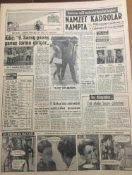 HÜRRİYET GAZETESİ  19 EKİM 1965 YIL :18 SAYI :6276---Yunan Basını Kıral Konstantin İstanbul a Kampanyasına Başladı --Rumlar ,Ada Türklerinin Er Geç Sefalete Boyun Eğeceklerini Umuyor ---Ürgüplü :Makarios  kan dökerse bombardıman değil her şey olur ---Mavi Işıklar Vokal Grubu Şefliği Mahkeme Kararı İle Sıraya Kondu ---Hanzade şahane kadın insan onu bir tabloya bakar gibi seyrediyor --Trafik kazasında on yolcu öldü ---Aşırı şişmanlık barsak kısaltılarak gideriliyor ---Kılıç :Galatasaray yavaş yavaş forma giriyor ---Namzet Kadrolar Kampta ---Fenerbahçe nin antrenörü neticeden memnun --5 Kız 5 erkek 10 çocuktan sonra 53 yaşında bir daha doğurdu --Kocalarınıza çirkin taraflarınızı göstermeyiniz ---MP Grubu Bugün Bölükbaşını nın İstifası İçin Toplanacak --Spor -Toto da 13 ve 12 tutturan yok --