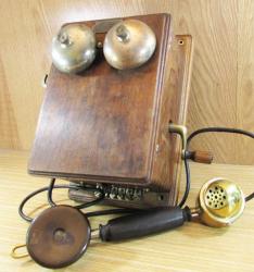 1900 Ler AnTiKa ÖSTERREICHISCHE Telefonefabrik A.G  BÜYÜK DUVAR TELEFONU.....KOLEKSİYONLUK