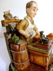 Capodimonte el boyaması kasap figürlü biblo Y:16cm.