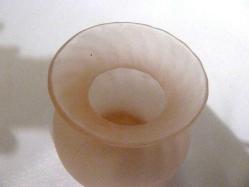 Cam vazo pembe, boğumlu, geniş ağızlı Y:8,5cm