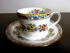 Coalport 1780 imzalı İngiliz porselen yemek  takımı. İmzalı. 19 Y.y. 98 parça