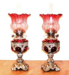 Fransız 19.Y.y. metal giydirmeli kırmızı bohem camlı bir çift gaz lambası  Y:58 cm.