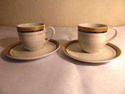 Porselen, altın vermeyli 2'li kahve fincan takımı. Bavaria imzalı.