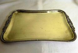 Gümüş el yapımı tepsi. 900 Ayar damgalı 25x16cm.. 298gr.