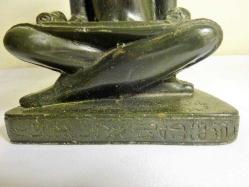 Mermer tozundan yapılmış eski Mısır tanrıçası heykeli. Y.18cm. Taban. 12.5x10cm.