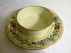 Meissen imzalı porselen el boyaması kapaklı reçellik. Çapı:19cm.