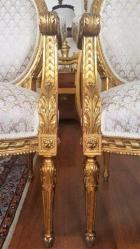 Altın varaklı,  el oyması 4 ad. tekli , 1 ad. ikili    Fransız  ahşap  koltuk takımı.