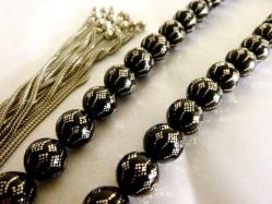 Erzurum oltu taşı, usta işi gümüş işlemeli, gümüş püsküllü  33'lük tesbih. Boy 47cm.