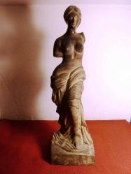 Bronz Afrodit kadın heykeli. Yükseklik 47cm. Taban 12.5x13.5