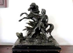 Truva kralı Priamos'un oğlu Paris temalı demir heykel.  35x30cm
