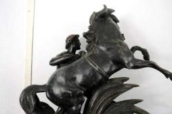 Truva kralı Priamos'un oğlu Paris temalı demir heykel.  35x30cm