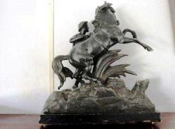 Truva kralı Priamos'un oğlu Paris temalı demir heykel.  35x30cm