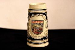 Alman porseleni, yüzeyine el boyaması manzara resimleri işlenmiş, imalat damgalı   tankard Y:17,5 cm.