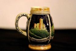 Alman porseleni, yüzeyine el boyaması manzara resimleri işlenmiş, Alman imalat damgalı  tankard Y:10 cm.