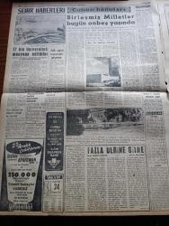 Dünya Gazetesi - 24 Ekim 1960 - Genel Nüfusa Sayımı Dün Yapıldı - Yassıada'da Duruşmalara Devam Ediliyor - Dışişleri Bakanı Selim Sarper Yurda Döndü - Birleşmiş Milletler Teşkilatı 15 Yaşında - İsmet İnönü'nün Basın İçin Bir Mesajı - Arapça Ezan Okuyan Hakkında Dava Açılacak - Bedii Faik Köşe Yazısı - Devlet Başkanı Cemal Gürsel Doğu İllerine Geziye Çıkıyor - 17 Bin Üniversiteli Muayene Edildiler - Fazla Derine Gitme Yazan Alberto Moravia Yazı Dizisi - Macar İhtilalinin 4. Yıldönümü - Roy Rogers Çizgi Roman - Sandra Çizgi Roman - Lindi Çizgi Roman - Yargıç Parker Çizgi Roman - Radyolin Diş Macunu - Edison Ampul - Anayasa Tasarısının Metni - Fenerbahçe Beşiktaş İzmir'de Karşılaşacak - Turgay Şeren Almanya'ya Davet Edildi - Milli Takım Namzetleri Bugün Yeniden Belli Oluyor - Fenerbahçe'nin Şanssız Kalecisi Şükrü Ersoy İyileşti