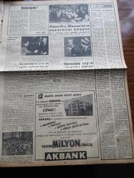 Dünya Gazetesi - 24 Ekim 1960 - Genel Nüfusa Sayımı Dün Yapıldı - Yassıada'da Duruşmalara Devam Ediliyor - Dışişleri Bakanı Selim Sarper Yurda Döndü - Birleşmiş Milletler Teşkilatı 15 Yaşında - İsmet İnönü'nün Basın İçin Bir Mesajı - Arapça Ezan Okuyan Hakkında Dava Açılacak - Bedii Faik Köşe Yazısı - Devlet Başkanı Cemal Gürsel Doğu İllerine Geziye Çıkıyor - 17 Bin Üniversiteli Muayene Edildiler - Fazla Derine Gitme Yazan Alberto Moravia Yazı Dizisi - Macar İhtilalinin 4. Yıldönümü - Roy Rogers Çizgi Roman - Sandra Çizgi Roman - Lindi Çizgi Roman - Yargıç Parker Çizgi Roman - Radyolin Diş Macunu - Edison Ampul - Anayasa Tasarısının Metni - Fenerbahçe Beşiktaş İzmir'de Karşılaşacak - Turgay Şeren Almanya'ya Davet Edildi - Milli Takım Namzetleri Bugün Yeniden Belli Oluyor - Fenerbahçe'nin Şanssız Kalecisi Şükrü Ersoy İyileşti