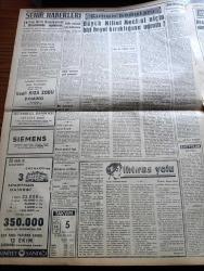 Dünya Gazetesi - 5 Ekim 1960 - Cemal Gürsel Ankara'dan Dün İstanbul'a Geldi - Duruşmalara Anayasayı İhlal Suçu İle Başlanacak - 6 7 Eylül Sanığı Olarak Ali Tetikalp Tevkif Edildi - Üniversite Öğrencileri Soruları Cevaplandırdı - 75 Milyon Döner Sermaye Verilecek - Tekel İnşaatlarında Yolsuzluk Var - İntihar Teşebbüsünden Sonra Celal Bayar'ın Konuşması - İhtiras Yolu Yazan Mutthew Peters Yazı Dizisi - Halk Hamamı Yaptırılacak - Cihat İren'in Yargılanması Dün Başladı - Macmillan İle Kruşçef Görüştü - Dışişleri Bakanı Selim Sarper Yurda Döndü - Dünyanın En Büyük Gemisi Enterprise - Karanlıklar İçinde Yazan Brette Holiday Yazı Dizisi - Roy Rogers Çizgi Roman - Lindi Çizgi Roman - Yargıç Parker Çizgi Roman - Küçük Sam Demir Perde Gerisinde Çizen Rideo - Fenerbahçe Galatasaray Bu Gece Oynuyor - Spor Toto Tahmini - Milli Takım Dün Çalıştı - Darüşşafaka Galatasaray Maçı - Can Bartu - Basri Dirimlili - Lefter Küçükandonyadis - Beşiktaş'ta İdare Heyeti Üyelerinden Hüseyin Tanyü İstifa Etti