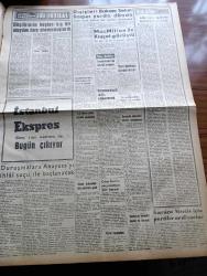 Dünya Gazetesi - 5 Ekim 1960 - Cemal Gürsel Ankara'dan Dün İstanbul'a Geldi - Duruşmalara Anayasayı İhlal Suçu İle Başlanacak - 6 7 Eylül Sanığı Olarak Ali Tetikalp Tevkif Edildi - Üniversite Öğrencileri Soruları Cevaplandırdı - 75 Milyon Döner Sermaye Verilecek - Tekel İnşaatlarında Yolsuzluk Var - İntihar Teşebbüsünden Sonra Celal Bayar'ın Konuşması - İhtiras Yolu Yazan Mutthew Peters Yazı Dizisi - Halk Hamamı Yaptırılacak - Cihat İren'in Yargılanması Dün Başladı - Macmillan İle Kruşçef Görüştü - Dışişleri Bakanı Selim Sarper Yurda Döndü - Dünyanın En Büyük Gemisi Enterprise - Karanlıklar İçinde Yazan Brette Holiday Yazı Dizisi - Roy Rogers Çizgi Roman - Lindi Çizgi Roman - Yargıç Parker Çizgi Roman - Küçük Sam Demir Perde Gerisinde Çizen Rideo - Fenerbahçe Galatasaray Bu Gece Oynuyor - Spor Toto Tahmini - Milli Takım Dün Çalıştı - Darüşşafaka Galatasaray Maçı - Can Bartu - Basri Dirimlili - Lefter Küçükandonyadis - Beşiktaş'ta İdare Heyeti Üyelerinden Hüseyin Tanyü İstifa Etti