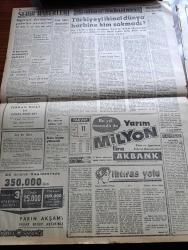 Dünya Gazetesi - 11 Ekim 1960 - Silahlandırmaya İstenen Cezalar - Düşüklerin Avukatları Vekaletnamelerini Verdi - Kemal Aygün'ün Yolsuzluk Davasına Bakıldı - Gülme Komşuna Hikâyesi -  Şemi Ergin Hatıra Defterinde Celal Bayar İçin Tarihe Kirli Ve Kötü Bir Adam Olarak Geçeceksin Yazmış  -  Adnan Menderes İle Bir Teğmen Arasında Geçen Konuşma - Devleti Bilmemek Yazan Bedii Faik - Ezan Türkçe Okunmalı Mı - Türkiye'yi İkinci Dünya Harbine Kim Sokmadı Yazan Yekta Ragıp Önen - İhtiras Yolu Yazan Mutthew Peters Yazı Dizisi - Ege Üniversitesi Derse Başladı - Soprano Callas ile Ünlü Armatör Onassis Evlenmeyecek - Karanlıklar İçinde Yazan Brette Holiday Yazı Dizisi - Sandra Çizgi Roman - Roy Rogers Çizgi Roman - Yargıç Parker Çizgi Roman - Lindi Çizgi Roman - Dr. Çat Çizen Bozz - Futbol Federasyonu Başkanı Kurmay Albay Muhterem Özyurt Bugün Arkadaşlarını Açıklayacak - Fenerbahçe Kulübü Umumi Katibi Faruk Ilgaz Dün Bir Basın Toplantısı Yaptı - Bu Haftaki Milli Lig Maçları