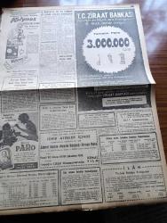 Dünya Gazetesi - 11 Ekim 1960 - Silahlandırmaya İstenen Cezalar - Düşüklerin Avukatları Vekaletnamelerini Verdi - Kemal Aygün'ün Yolsuzluk Davasına Bakıldı - Gülme Komşuna Hikâyesi -  Şemi Ergin Hatıra Defterinde Celal Bayar İçin Tarihe Kirli Ve Kötü Bir Adam Olarak Geçeceksin Yazmış  -  Adnan Menderes İle Bir Teğmen Arasında Geçen Konuşma - Devleti Bilmemek Yazan Bedii Faik - Ezan Türkçe Okunmalı Mı - Türkiye'yi İkinci Dünya Harbine Kim Sokmadı Yazan Yekta Ragıp Önen - İhtiras Yolu Yazan Mutthew Peters Yazı Dizisi - Ege Üniversitesi Derse Başladı - Soprano Callas ile Ünlü Armatör Onassis Evlenmeyecek - Karanlıklar İçinde Yazan Brette Holiday Yazı Dizisi - Sandra Çizgi Roman - Roy Rogers Çizgi Roman - Yargıç Parker Çizgi Roman - Lindi Çizgi Roman - Dr. Çat Çizen Bozz - Futbol Federasyonu Başkanı Kurmay Albay Muhterem Özyurt Bugün Arkadaşlarını Açıklayacak - Fenerbahçe Kulübü Umumi Katibi Faruk Ilgaz Dün Bir Basın Toplantısı Yaptı - Bu Haftaki Milli Lig Maçları