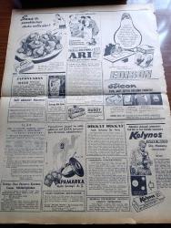 Cumhuriyet Gazetesi - 15 Ekim 1960 - Türk Tarihinin En Büyük Davası Dün 9,30 da Başladı Ve 18'e  Kadar Sürdü - Yassıada Duruşmaları - Adnan Menderes Sendeleyerek Yürüyor - Yassıada İntibaları Ne Yaptılar Yazan Cevat Fehmi Başkut - Yassıada İntibaları Nasıldılar Yazan Yaşar Kemal - Celal Bayar'ık Gözlerinde Kin Doluydu - Öğleden Sonra Köpek Davası Başladı Netice Bugüne Kaldı - Yassıada Duruşmasından Fotoğraflar - Sabah Şarkısı Yazan Taylor Caldull Yazı Dizisi - Bay Oscar Karikatür - Profesör Nümbüs'ün Maceraları Çizgi Roman - Soyvetler Birliği Başbakanı Hrutçef Amerika'dan İyi Bir Ruh Haleti İçinde Ayrıldım Dedi - Devlet Tiyatroları Genel Müdürü Cüneyt Gökçer Beraat Etti - Burhan Felek Köşe Yazısı - Hürriyet Partisinin Tekrar Kurulmasına Müsaade Edilmiyor - Resimli Roman Başkasının Günahı Çizen Yves Sayol - İstanbul Bölge Müdürü S. Selahattin Cihanoğlu 10 Yılın Raporunu Verdi - Fenerbahçe Karşıyaka Maçı - Fenerbahçe Atletizm Takımının Kıymetli Elemanı Günay Tomakan Evlendi - Galatasaray