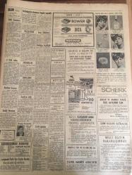 HÜRRİYET GAZETESİ  26 AĞUSTOS 1965 YIL :18 SAYI :6222--Demirel :Millet için CHP zihniyeti zararlı --Alican : AP ve CHP memleketi sınıflaşmaya götürüyor ---65 Kara Kurmay Subayı Terfi Etti --16 Yaşındaki kadın dostunu bıçakladı ---Kıbrıs Rum Hükümeti Seçimleri Geri Bıraktı --2 ailenin 5 ferdi oto gezisinde feci şekilde öldü ---Kral Suud un  Çapkın Oğlu bir gün için İstanbul a geldi --Halkı kandıran esnaf  meslekten çıkarılacak ---Zekai Dorman Bakanlıktan İstifa Etti ---Erkekler karılarının soyadlarını alabilecek ---İzmir Fuar Kubana Pavyonunda :Ajda Pekkan , Aysel Tanju ---Ünlü Aktör Charlton Heston :Atatürk ü canlandırman sanat hayatımın en şerefli merhalesi olur --Sanayi Bakanı Naili Erdem Troleybüs Müşterisi Oldu --Galatasaray ,Beşiktaş karşısında  tutunamadı --Milyonluk forvet Fenerbahçe de ama gol atanlar Beşiktaş ta --Yılın aşkı  hüsranla sona erdi --Kedileri için açılan eşya ve oyuncak sergisi büyük ilgi gördü  --65 Kara Kurmay Subayı Terfi Etti ---Geminin -5 uzay rekoru kırdı --