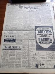 Cumhuriyet Gazetesi - 21 Ekim 1960 - Nadir Nadi Köşe Yazısı - Dünkü Duruşma Sadece Bir Saat Sürdü Ve Müdafaalar Yapıldı Köpek Davasında Karar Pazartesiye Kaldı -  Celal Bayar Karar Lehte Veya Aleyhte Olsun Mühim Değil Dedi - Dünkü Duruşmada Yalnız Celal Bayar'ın Kızı Nilüfer Gürsoy Hazır Bulundu - Yassıada İntibaları Yazan Cevat Fehmi Başkut - Dışişleri Bakanı Selim Sarper Atina'da Yapılacak Temaslardan Çok Ümitli - Sabah Şarkısı Yazan Taylor Caldwell Yazı Dizisi - Şişli Camiini Yaşatma Derneğinin Yaptıracağı Dükkanlar - Fransa'da Beşinci Cumhuriyet En Ciddi Krizi Geçiriyor - Burhan Felek Köşe Yazısı - Resimli Roman Başkasının Günahı Çizen Yves Sayol - Tiyatro Cephede Piknik Yazan Lütfi Ay - Fenerbahçe Kız Voleybol Takımı Şampiyon Kulüpler Turnuvasında - Can Bartu Ve Metin Oktay Aftan İstifade Ediyorlar - Fenerbahçe Ankaragücü Maçı - Arı Bisküvileri - Ford Motor Comet'i Takdim Eder - Radyolin Diş Macunu - Kodak - Hermes Precisa Yazı Makineleri -  Ali Ulvi'nin Fırçasıyla Oktay Engin