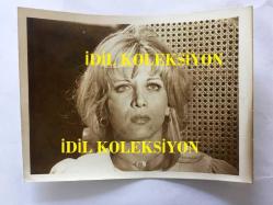 HÜLYA TUĞLU'NUN ORİJİNAL FOTOĞRAFI - 12 x 9 cm EBADINDA - SİYAH & BEYAZ