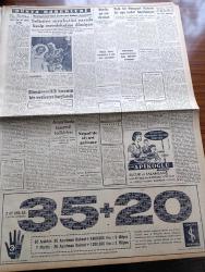 Cumhuriyet Gazetesi - 16 Aralık 1960 - Yanan Yugoslav Tankeri Peter Zoranoviç İstanbul'u Tehdit Ediyor - Amerikan Donanmasından Türk Hava Kuvvetlerinden Söndürme Malzemesi Geldi - Yanan Yunan Tankerinin Sahibi Meşhur Armatör Niarchos İstanbul'a Geldi - Personel Dairesi Kanunu Kabul Edildi - Erzurum Radyosu Neşriyata Başladı - Adnan Menderes'in Avukatına Da Örtülü Ödenek'ten Para Verilmiş - Hasan Polatkan'ın Avukatı Hüsamettin Cindoruk Dün Tevkif Edildi - Yakınları Düşükleri 50 Şer Kişilik Gruplar Halinde Ziyaret Edebilir - Tanker İnfilakının Resim Ve Hikayesi - 10. Köy Yazan Fakir Baykurt Yazı Dizisi - Atatürk'ün Tarihi Karyola Ve Masası Röportajı Yapan Sait Arif Terzioğlu - Sömürgecilik Konusu Bir Neticeye Bağlandı - Amerika Aya Yine Ulaşamadı - Burhan Felek Köşe Yazısı - Resimli Roman Başkasının Günahı Çizen Yves Sayol - Elektronik Telefonlar Suni Peykler Gibi Ses Verecek - Metin Oktay'ın Durumu Yarın Belli Olacak - Futbolcuların Lideri Jimmy Hill - Denizgücü Boks Birincisi Oldu