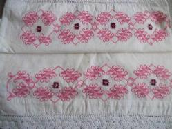 KANAVİÇE  İŞLEMELİ  - ÇİFT KİŞİLİK YASTIK