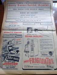 Cumhuriyet Gazetesi - 14 Mayıs 1954 - Meclisin Açılma Arifesinde Ankara'dan Notlar Doğan Nadi Bildiriyor - Büyük Millet Meclisi Bugün 15 te Toplanıyor - Cumhuriyet'in Atlantiğe Atılışından 23 Ay Sonra Bulunan İkinci Mesajı - Çocuk Kral Ve Kraliçe'nin Belli Olmasına Yalnız 4 Gün Kaldı - Denizcilik Bankası Ankara Büro Müdürü Raşid Karaca Tevkif Edildi - İnce Memed Yazan Yaşar Kemal Yazı Dizisi - Amerika'dan Getirilen Hindi Yavruları Yazan Süreyya Özek - Burhan Felek Köşe Yazısı - İran'ın Rusya'ya Notası - Ali Baba Ve 40 Haramiler Filme Alınıyor - Büyük Adli Hatalar Çeviren Mazhar Kunt Yazı Dizisi - Futbol Milli Takım Seçme Azası Niyazi Sel İstifasını Verdi - Harika İngiliz Atleti Bannister Kendi Rekorunu Kendim Kıracağım Dedi - Cumhuriyet Radyo Programları Eki - Meşhur Şarkıcı Rita Paul - Beyaz Sarayın Radyo Ve Televizyon Müşaviri Robert Montgomery - Kraliçe Elizabeth 173 günlük Seyahatini Bugün Tamamlıyor - Sarayların Aşk İlahesi Desiree Yazan Anne Marie Selinko Yazı Dizisi - Gripin