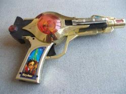 HACCA GİDENLERCE TORUNLARI İÇİN  GETİRİLMİŞ - HARİKA BİR   UZAY TABANCASI