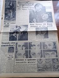 Cumhuriyet Pazar Gazetesi - 2 Mayıs 1954 - Yedi Dakika Yazan Doğan Nadi Köşe Yazısı - Haftanın Ansiklopedisi Bahar Bayramı - Küçük Kral Karikatür - İstanbul Fethinin 501. Yıldönümünde Büyük Bir Otomobil Yarışı Yapılacak Yazan Metin Ergin - Haftanın Şakaları Aşk Mektubu Yazan Burhan Felek - Dansöz Nana Kendi Hesabına Bir Film Çeviriyor Çılgın Bakire - Yirmialtı Yılın Yirmialtı Oscar'ı - Bu Dünyadan Ebediyete Filminde Audrey Hepburn - Susan Hayward'ı Kocası Gölde Boğmaya Kalkmış - Ünlüleri Gözlerinden Ve Ağızlarından Tanıyabilir Misiniz - Yılın En Başarılı Filmi Çekiliyor - Ev Kadın Moda - Yeşil Duvar Hareketi Nedir - Dünya Planörcülük Müsabakası - Londra Mektubu Yazan Feyyaz Tokar - İleride Kendisinden Bahsettirecek Çocuk Birol Meto - İster İnan İster İnanma Köşesi - İlk Kovboylar Mısırlılardı - Planlı Şehir Kurmanın Da Mektebi Var - Tepkili Uçaklarla Türbin Pervaneli Uçağın Farkları - Gene Tierney Ali Hanın Yüzüğünü Sol Eline Geçirdi - Bir Hayat Kurtarmak İçin 90 Dakikanı Verir Misin